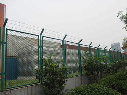 浸塑护栏网与喷塑护栏网有哪些区别(图1)